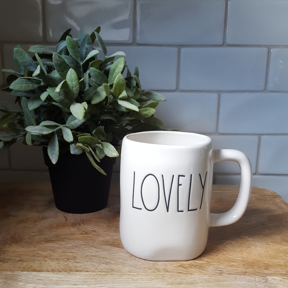 🆕️ Rae Dunn Mug